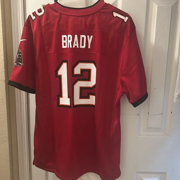 Nike Red Buccaneers Football Jersey Youth Size XL - Picture 2 of 9